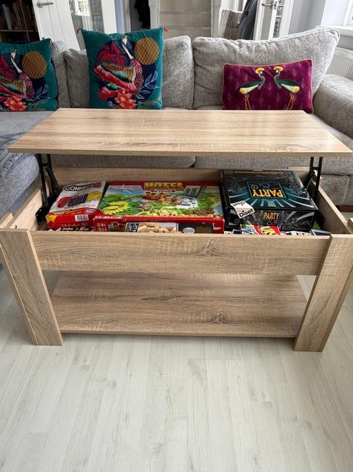 Buy & Sell Cheshunt Broxbourne - Photos for Lift- top coffee table with storage