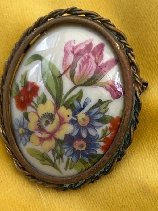 Buy & Sell Ovingdean Brighton - Photos for Beautiful vintage Limoges brooch