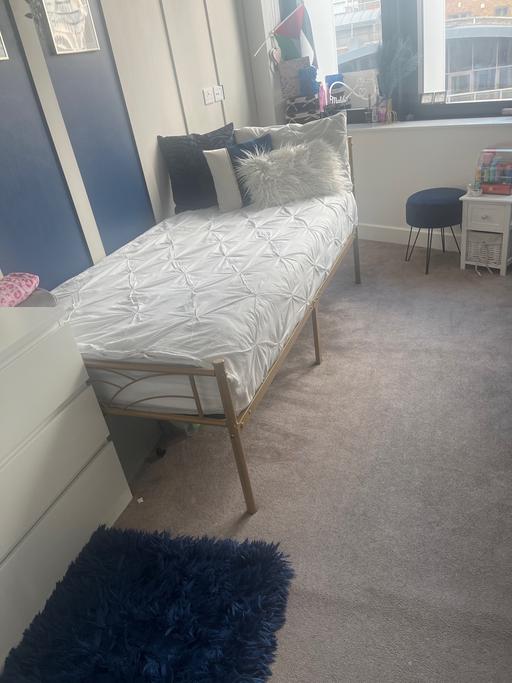Buy & Sell Cubitt Town East London - Photos for Bed frame
