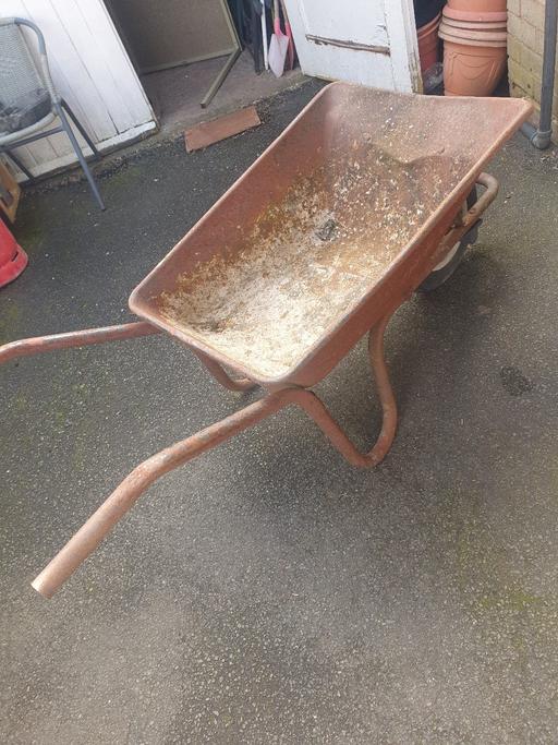 Buy & Sell Gornal Wood Dudley - Photos for Large Wheelbarrow , Blow Up Tyre, Well Used.
