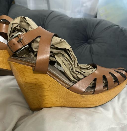 Buy & Sell Upper Edmonton North London - Photos for Heel sandals
