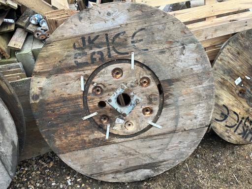 Buy & Sell - Photos for Cable reel drum tops 42” diameter garden