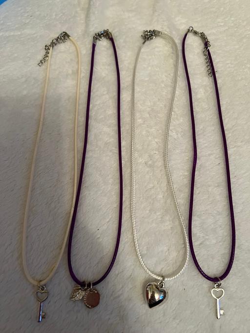 Buy & Sell Easington Lane Sunderland - Photos for Childrens Necklaces ( New )