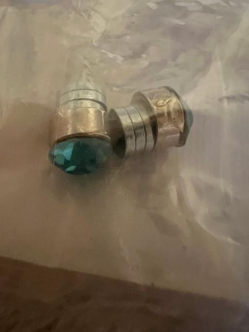 Buy & Sell Easington Lane Sunderland - Photos for Magnetic Earrings ( New )