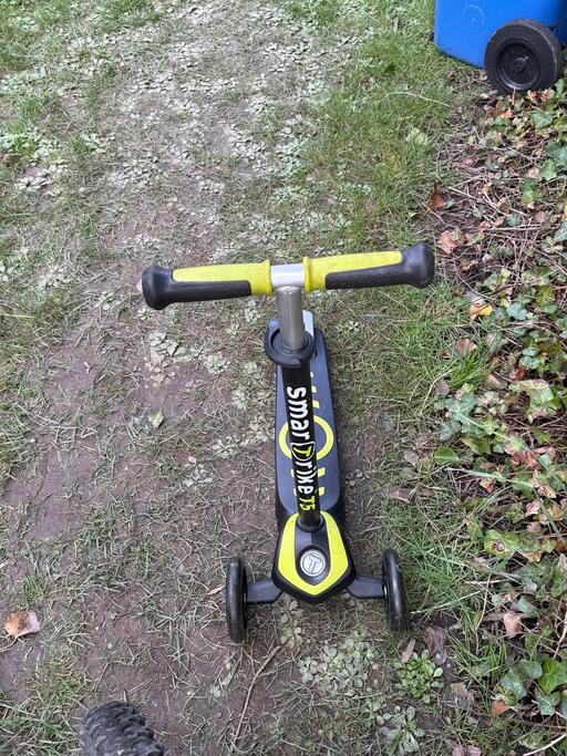 Buy & Sell Red Marsh Industrial Estate Wyre - Photos for Children’s three wheeled scooter