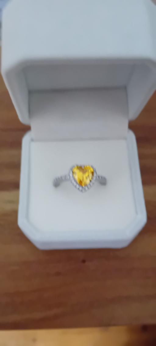 Buy & Sell Bilston Wolverhampton - Photos for brand new yellow heart ring and box