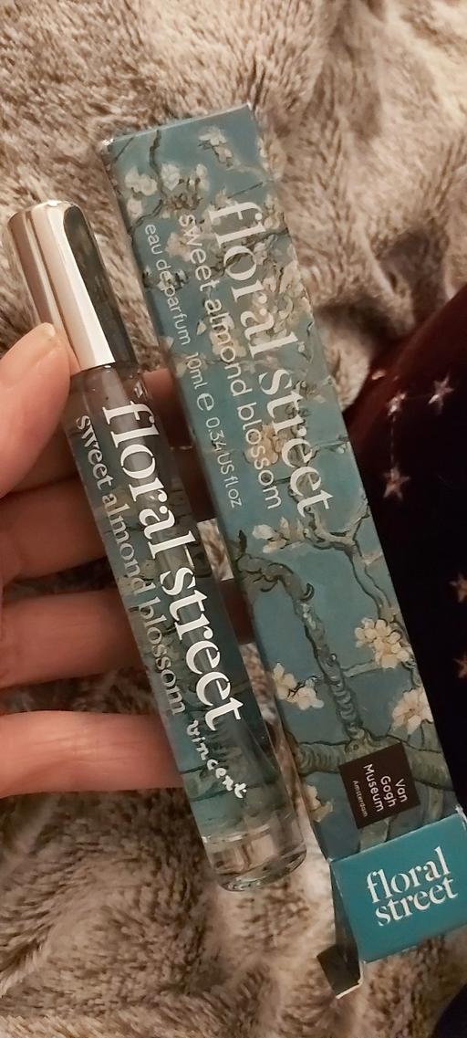 Buy & Sell Asfordby Hill Melton - Photos for 10ml EDP floral street sweet almond 🌸