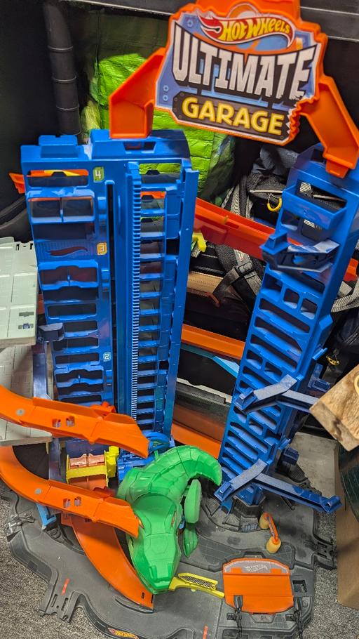 Buy & Sell Kingswinford Dudley - Photos for Hot Wheels City Ultimate Garage Playset