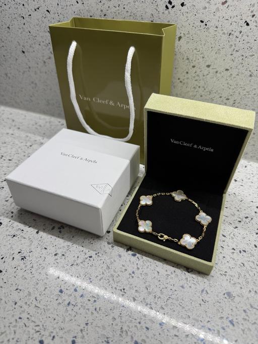 Buy & Sell Barking Barking and Dagenham - Photos for Van Cleef Bracelet