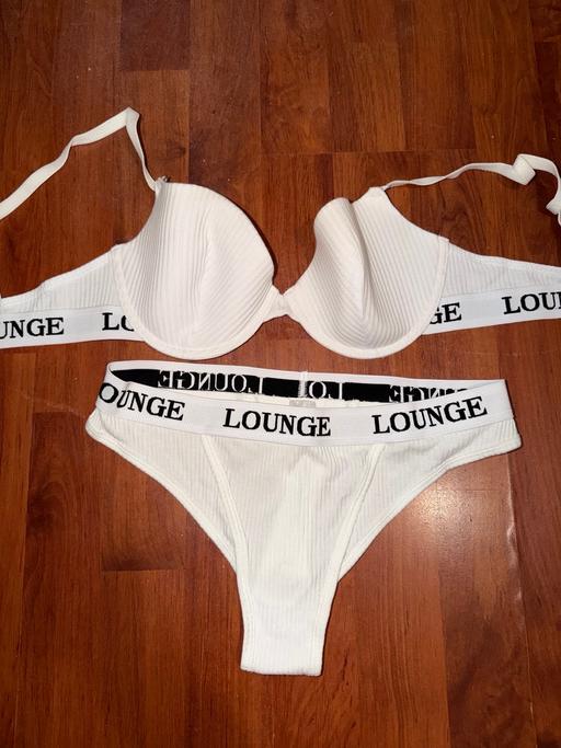 Buy & Sell Streatham South West London - Photos for Lounge underwear T-shirt bra and thong