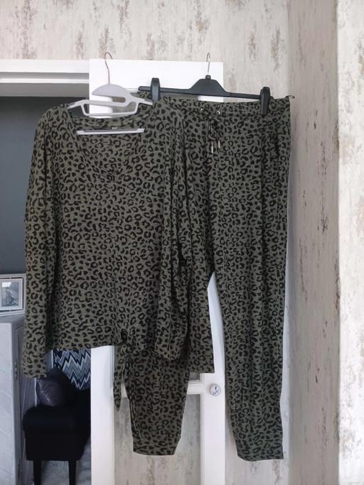 Buy & Sell Hornchurch Havering - Photos for F&F lounge suit size 22