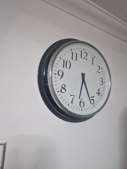 Buy & Sell Scholes Rotherham - Photos for large black & silver clock