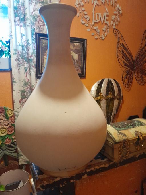 Buy & Sell Netherton Dudley - Photos for big cream vase over 15 ins