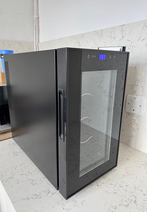 Buy & Sell Gillingham Business Park Medway - Kent - Photos for Mini wine fridge