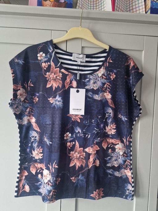 Buy & Sell Scholes Rotherham - Photos for New ladies top size M - L