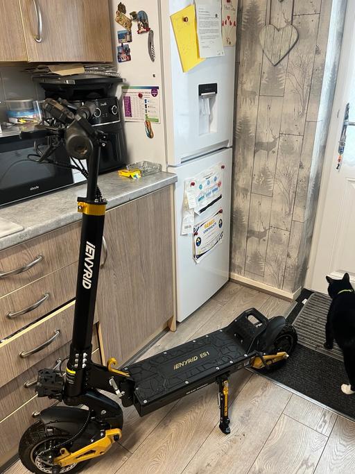 Buy & Sell Partington Trafford - Photos for iENYRID ES1 ELECTRIC SCOOTER 37mph