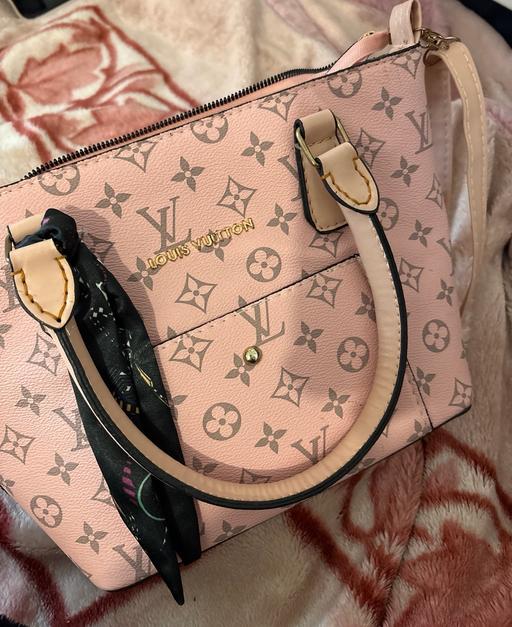 Buy & Sell Birmingham Birmingham - Photos for Lv bag