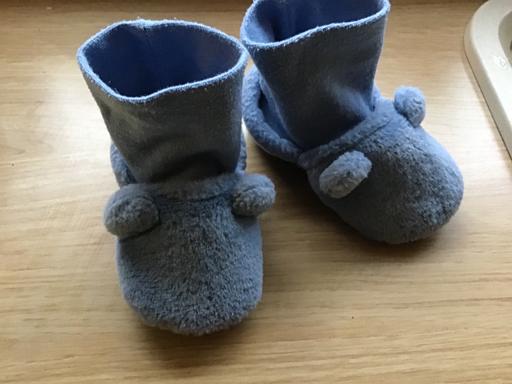 Buy & Sell Essington Wolverhampton - Photos for Next baby slippers 12-18 months