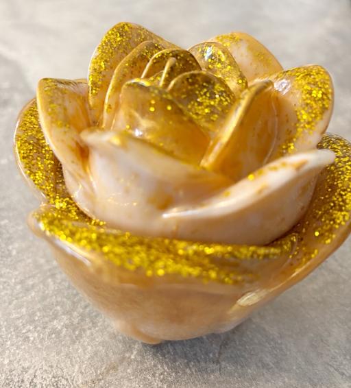 Buy & Sell Padstow Cornwall - Photos for HANDCRAFTED RESIN ROSE JAR