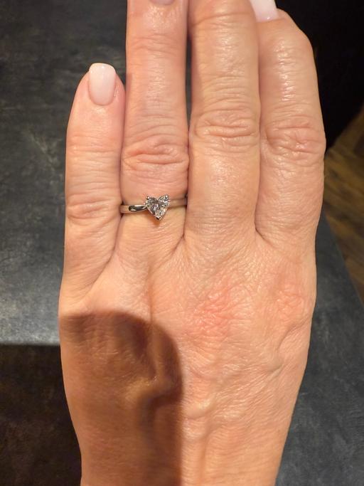 Buy & Sell Four Oaks Birmingham - Photos for Platinum heart shaped diamond ring