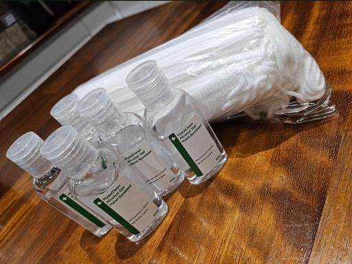 Buy & Sell Bradmore Wolverhampton - Photos for 50 face masks & 5 free hand gels