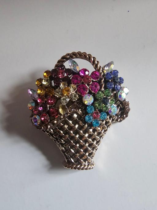 Buy & Sell Pilsley North East Derbyshire - Photos for brooch basket of flowers