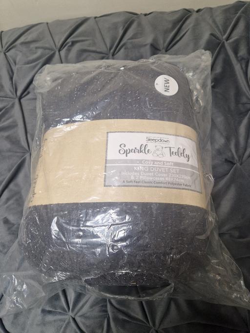 Buy & Sell Scholes Rotherham - Photos for New King soft sparkly grey duvet set