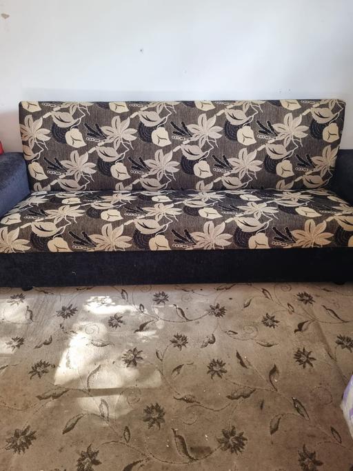 Buy & Sell Darlaston Walsall - Photos for Black/Beige Printed Settee