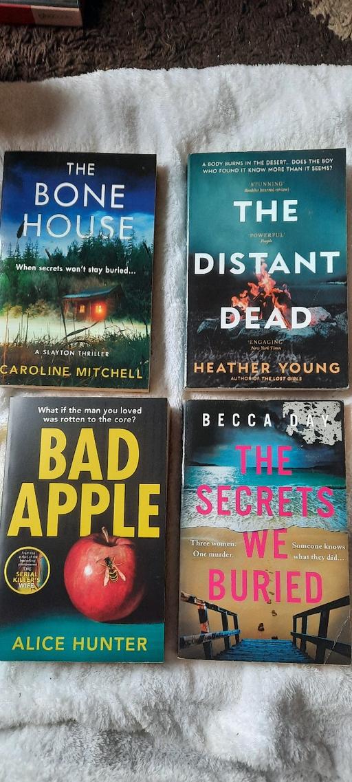 Buy & Sell Leagrave Luton - Photos for 4 books