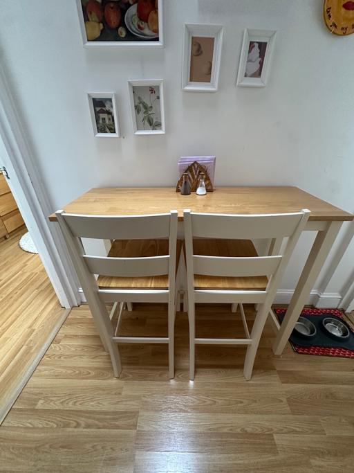 Buy & Sell Earlsfield South West London - Photos for DINING BAR TABLE WITH 2 CHAIRS