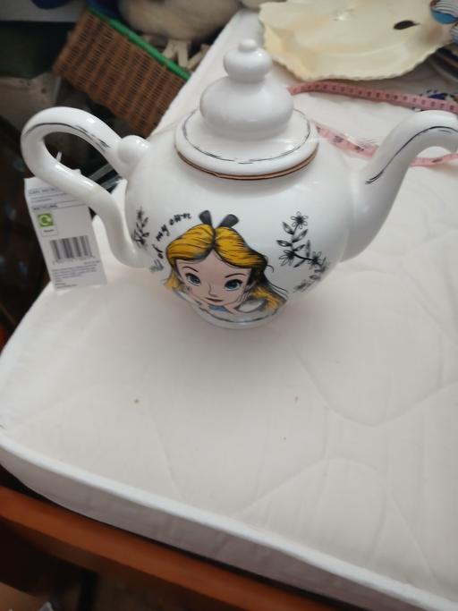 Buy & Sell Netherton Dudley - Photos for Alice in wonderland tea pot