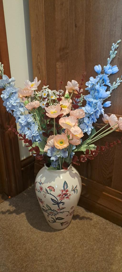 Buy & Sell Lye Dudley - Photos for Vase with flowers