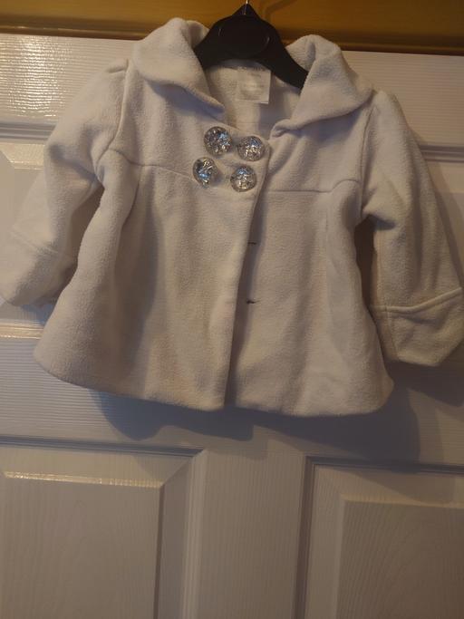 Buy & Sell Woodthorpe Charnwood - Photos for Baby girls white fleece coat size 6-9 months