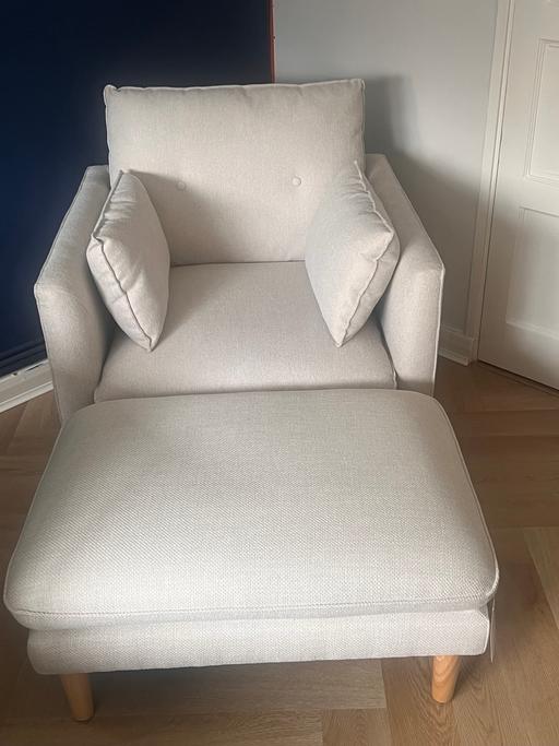Buy & Sell Coombe South West London - Photos for Pristine condition arm chair and foot rest