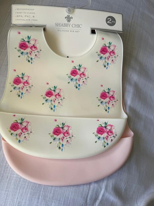 Buy & Sell Dewsbury Kirklees - Photos for Shabby Chic Silicone Bib Set Floral & Pink