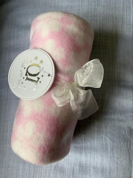 Buy & Sell Dewsbury Moor Kirklees - Photos for Pink & White Clouds Baby Fleece Blanket