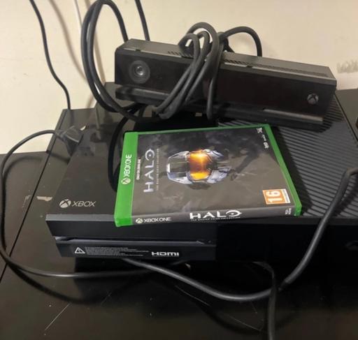 Buy & Sell Balham South West London - Photos for Xbox one console bundle