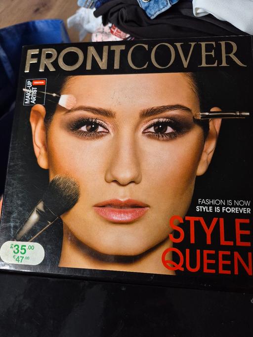 Buy & Sell Hasbury Dudley - Photos for Front Cover Professional Make Up Artist BoxA