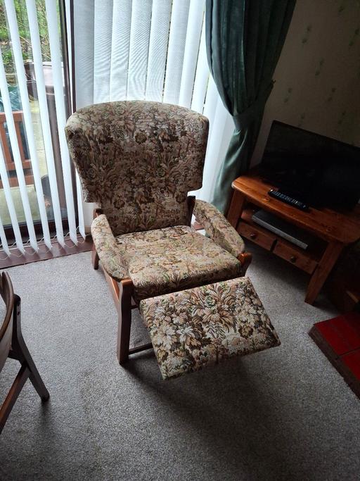 Buy & Sell Essington South Staffordshire - Photos for recliner chair