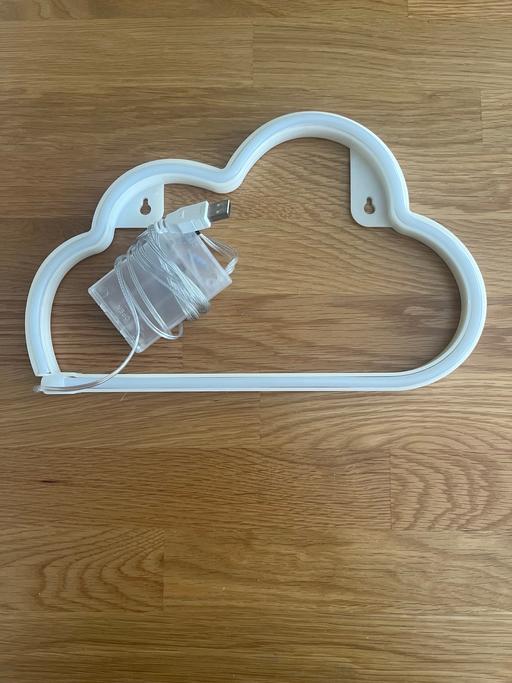 Buy & Sell Hasbury Dudley - Photos for Blue cloud fluorescent wall light