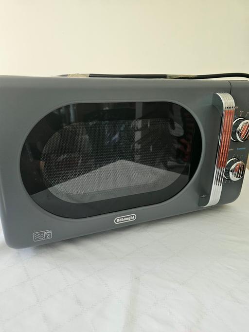 Buy & Sell Romford Havering - Photos for DeLonghi microwave (NOT DIGITAL)