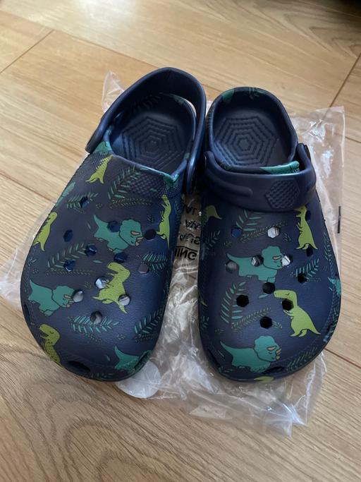 Buy & Sell Rowley Village Sandwell - Photos for Boys dinosaur crocs style shoes size 2 NEW