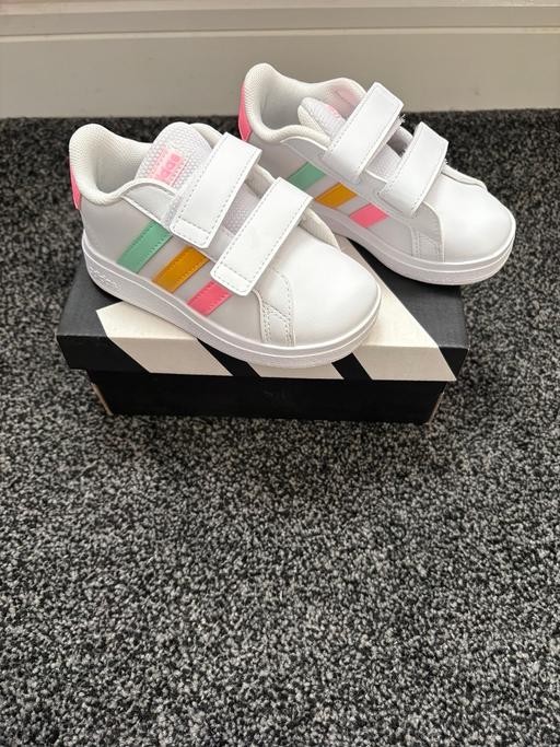 Buy & Sell Littleover Derby - Photos for Girls Adidas Trainers Size 7K