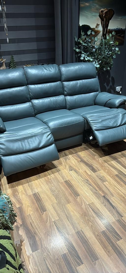 Buy & Sell Civic Centre Manchester - Photos for Leather double recliner sofa