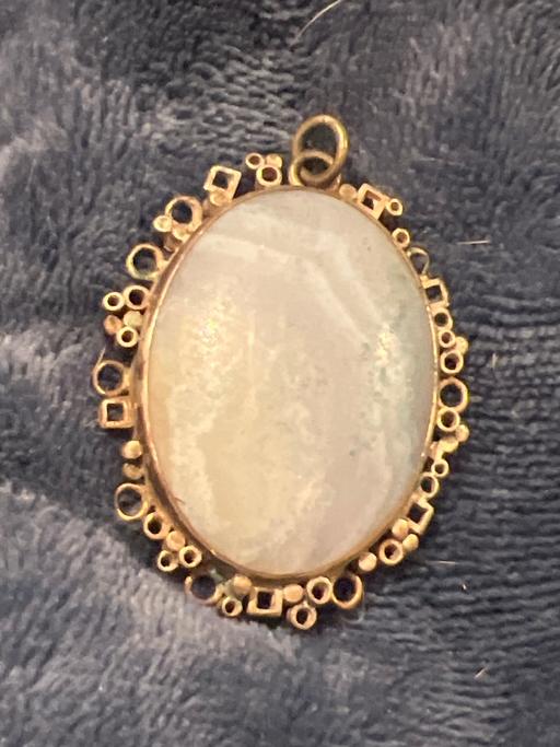 Buy & Sell Ovingdean Brighton - Photos for Beautiful vintage semi Precious stone pendant
