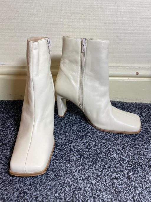 Buy & Sell Nelson Pendle - Photos for Nasty Gal Cream square toe block heel ankle b