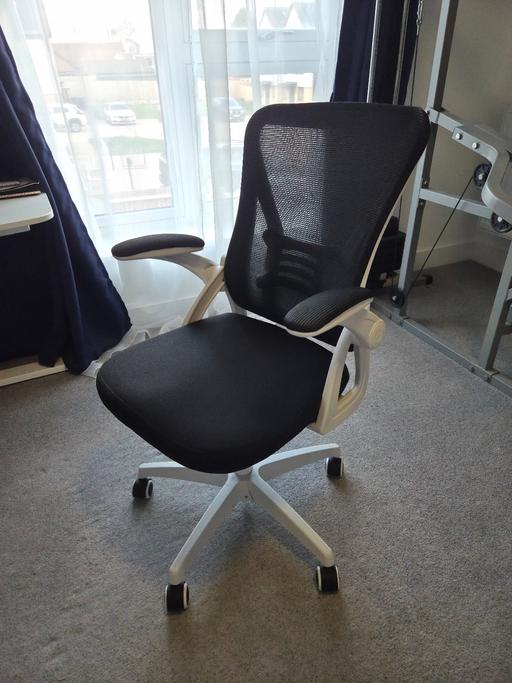 Buy & Sell Newport Uttlesford - Photos for Black Mesh Office Chair with Lumbar Support