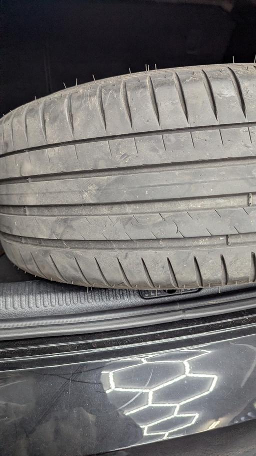 Vehicles East Ham East London - Photos for Michelin tire in good condition 28inch
