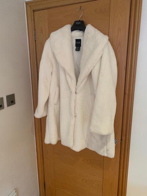 Buy & Sell Acocks Green Birmingham - Photos for White faux fur coat