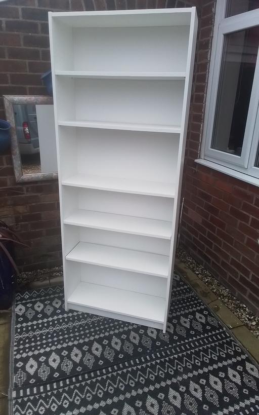 Buy & Sell Swinley Wigan - Photos for TALL MODERN BOOKCASE